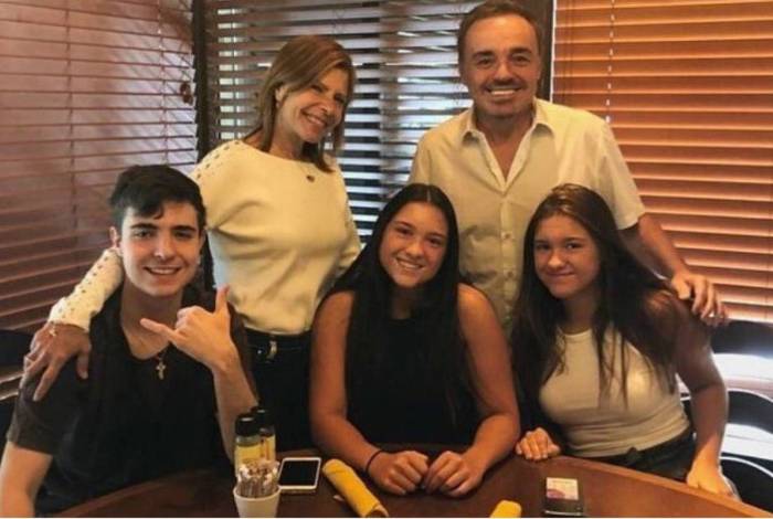 Filho de Gugu registra boletim de ocorrência contra a mãe após ser enganado por ela