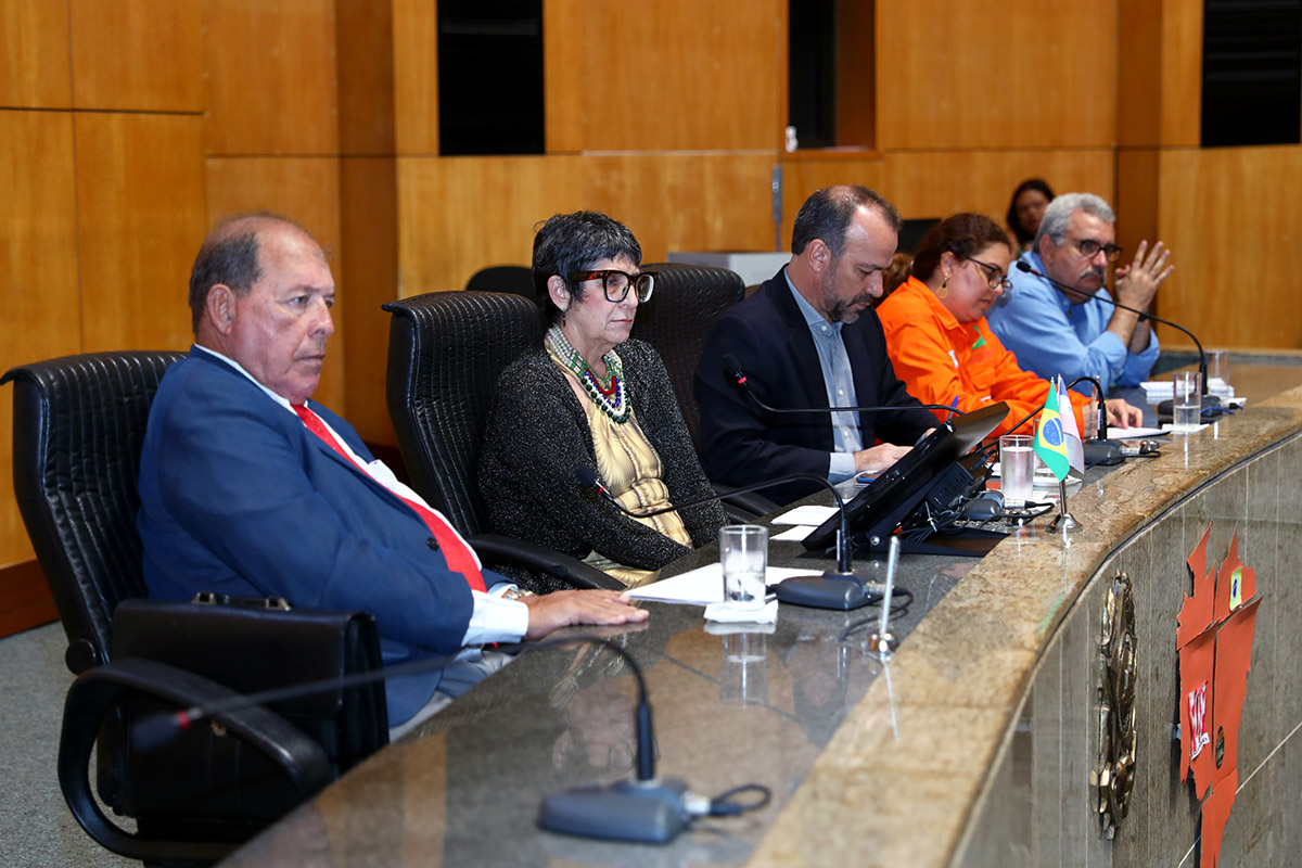 Petroleiros condenam possível privatização da Petrobras