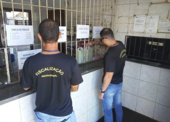 Procon-ES flagra venda de álcool em gel sem procedência