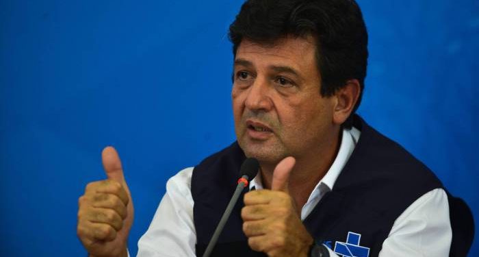 Mandetta permanece no cargo: 'Médico não abandona paciente, eu vou ficar' 1 Mandetta permanece no cargo: ‘Médico não abandona paciente, eu vou ficar’