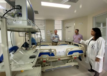 Governador visita novos leitos de UTI preparados para tratamento de pacientes da Covid-19