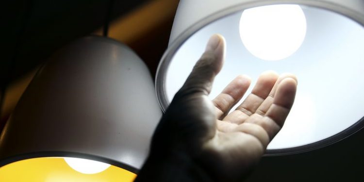 Senado aprova proibição de corte de luz em véspera de fins de semana 1 Senado aprova proibição de corte de luz em véspera de fins de semana