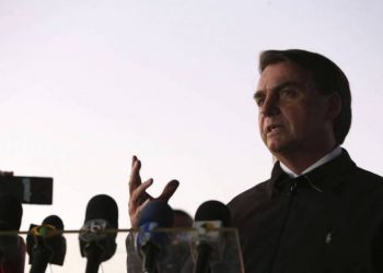 Bolsonaro diz a repórter: “Vontade de encher de porrada”