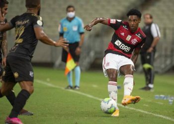 Longe do time ideal Flamengo perde para o Ceará