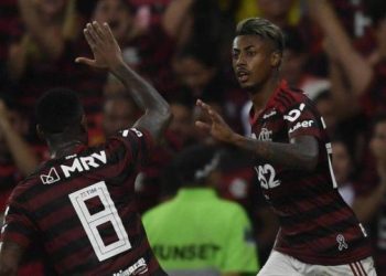 Benfica teria feito proposta de R$ 190 milhões para tirar Gerson e Bruno Henrique do Flamengo