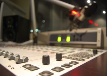 Justiça reafirma proibição de rádios comunitárias de veicularem propagandas comerciais