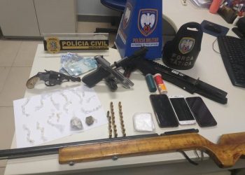 PM e PC em operação integrada apreende drogas, armas e detém cinco pessoas em Pinheiros
