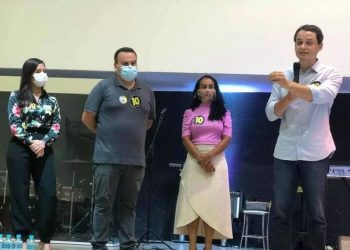 Delegado Pazolini é denunciado ao TRE por realizar ‘comício dentro de templo religioso’
