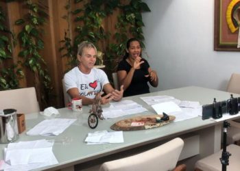 Meneguelli usa redes sociais para discutir seu futuro político