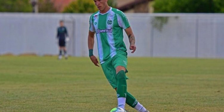 Com saída de Alyson, Ceará acerta a contratação de jovem promessa do Juventude