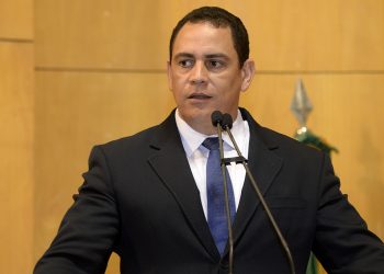 Deputado Federal Da Vitória debate proposta de incentivo ao comércio atacadista