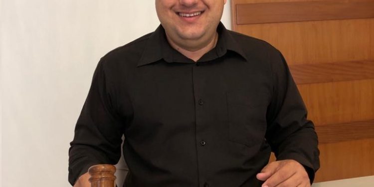 Alex Pretti assume a direção geral da Câmara Municipal de Colatina