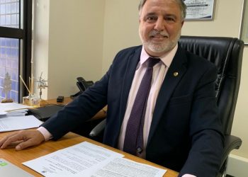 Marcos Garcia defende vacinação para todos os profissionais da Educação