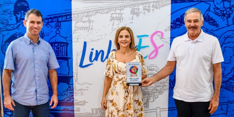 Prefeito e Vice-prefeito de Linhares recebem homenagem ‘Leão Solidário’ pela transparência na aplicação de recursos do IR em programas sociais 1 Prefeito e Vice-prefeito de Linhares recebem homenagem ‘Leão Solidário’ pela transparência na aplicação de recursos do IR em programas sociais