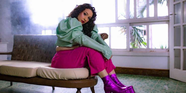 RAYA: Cantora capixaba apresenta seu novo single “Primeiro Amor” em live no Youtube