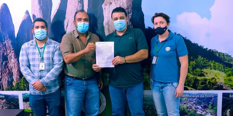 Alex Pretti recebe homenagem em Laranja da Terra 1 Alex Pretti recebe homenagem em Laranja da Terra