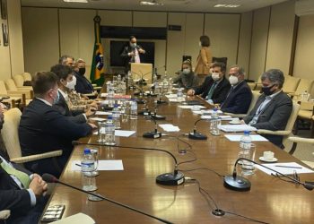 Felipe Rigoni articula inclusão de parlamentares, juízes e militares na Reforma Administrativa
