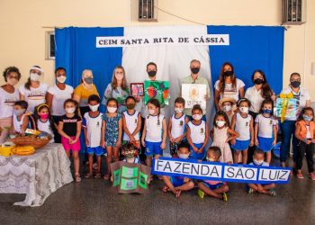 Cacauicultor de Linhares é homenageado por alunos de escola do bairro Araçá