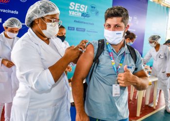 Após aplicar mais 1,4 mil doses, Linhares aguarda chegada de imunizantes para dar continuidade à vacinação na população em geral