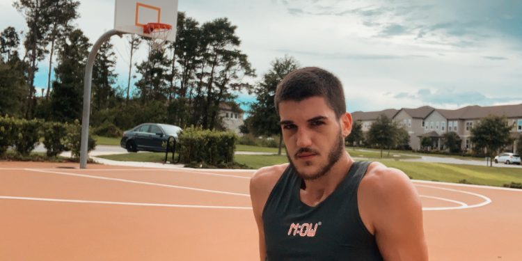 Esporte impulsiona jovem para viver e estudar nos Estados Unidos