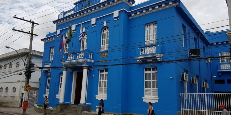 Juiz cassa mandatos de vereadores em Colatina