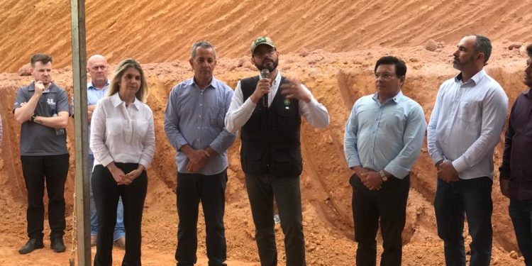 Secretário Nacional do Ministério da Agricultura visita  em Linhares empreendimento de piscicultura
