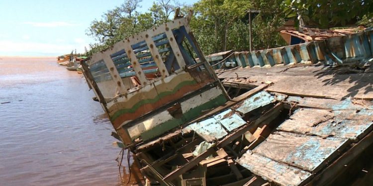 Desastre ambiental: 6 anos após rompimento de barragem, pesca continua proibida na foz do Rio Doce