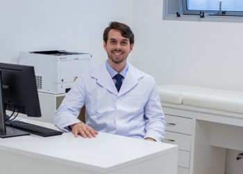 Hospital LMC vai às praias de Guriri e Pontal do Ipiranga para alertar sobre o câncer de pele