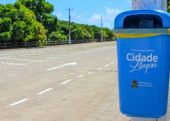 Mais de 72 toneladas de lixo são recolhidas das praias de Linhares durante o fim de semana