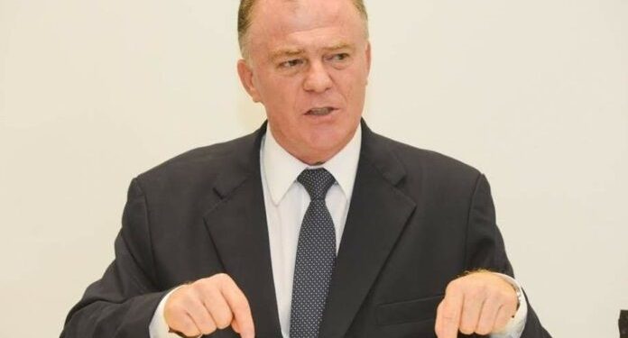 Governo Casagrande entra para história como o de maior perda salarial para o servidor – alcançado a marca negativa de 26,13%