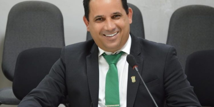Suplente de vereador, enfermeiro Tobias Cometti anuncia pré-candidatura a deputado Estadual