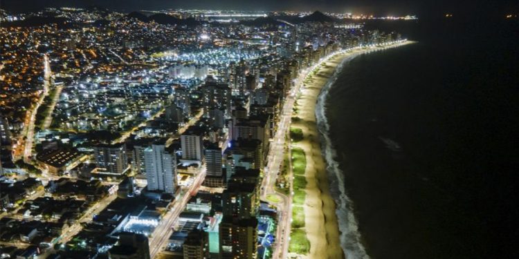 Vila Velha inicia ampliação da iluminação pública em pontos inexistentes