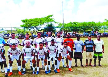 Mais 3 equipes na final do Torneio 1º de Maio