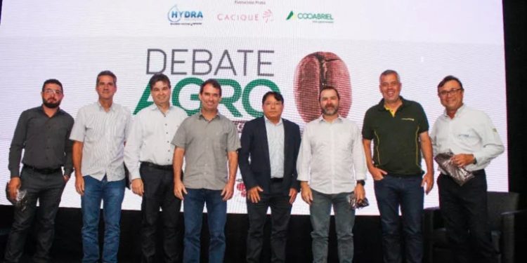 Prefeito de Linhares participa de Debate Agro especial café Conilon