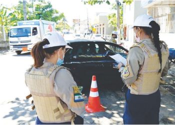 Blitz de trânsito alerta sobre o combate à exploração sexual de crianças