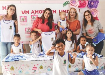 Continua distribuição de uniformes em Linhares