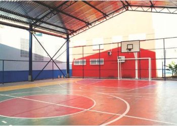 Escola de Boa Vista II recebe quadra nova e alunos fazem festa