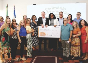 Escolas municipais de Colatina recebem o prêmio Escola que Colabora