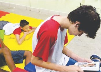 Estudantes adquirem hábito da leitura no Carolina Pichler