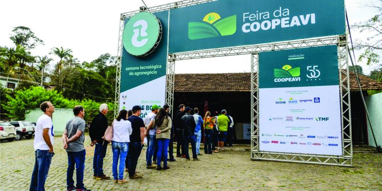 Feira de Negócios Agro Coopeavi volta com tudo em julho Coopeavi anuncia o retorno presencial da sua Feira de Negócios Agro em julho.