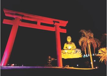 Iluminação do Grande Buda de Ibiraçu chama atenção para o Maio Amarelo