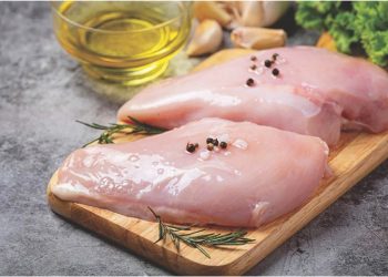 Preço do quilo do peito de frango dispara e diferença passa dos R$ 3 nos supermercados de Linhares