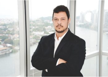 IPCA-15 de bares e restaurantes desacelera no país e chega registrar deflação