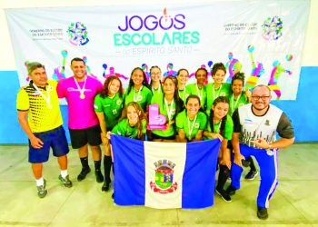 Voleibol feminino é campeã na regional dos Jees.