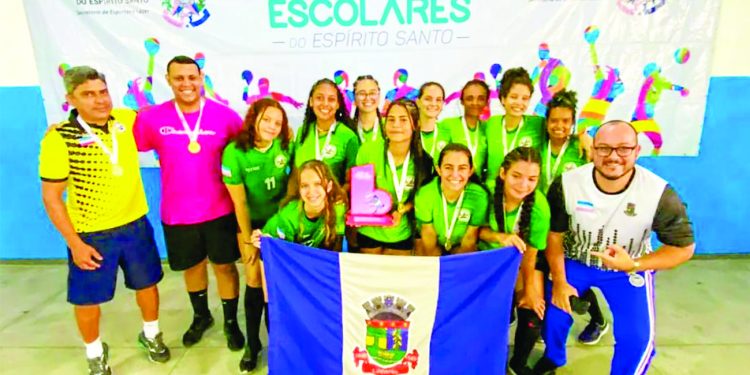 Voleibol feminino é campeã na regional dos Jees.