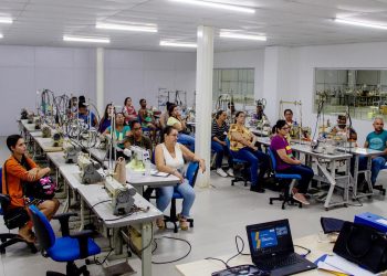 3.ª turma do Curso de Costura Industrial é iniciada em Baixo Guandu