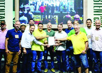 Prefeito Bruno Marianelli assina a ordem de serviço de 5 barragens em Linhares.