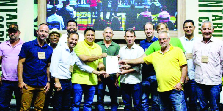 Prefeito Bruno Marianelli assina a ordem de serviço de 5 barragens em Linhares.