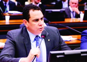 Aprova PL de Da Vitória que torna indeterminado laudo para autismo.