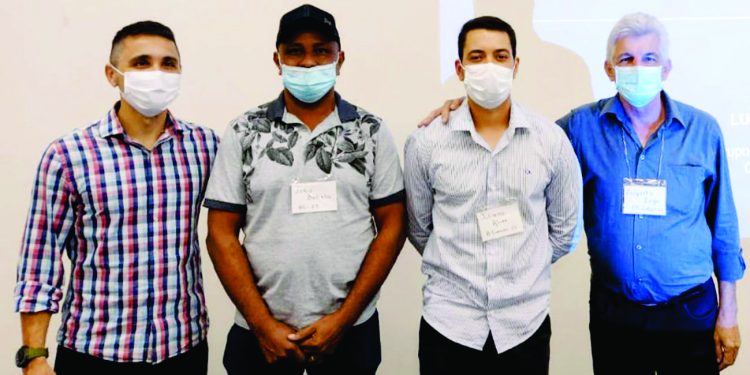 Equipe da Vigilância em Zoonoses de Baixo Guandu passa por treinamento em São Paulo. 1 Equipe da Vigilância em Zoonoses de Baixo Guandu passa por treinamento em São Paulo.